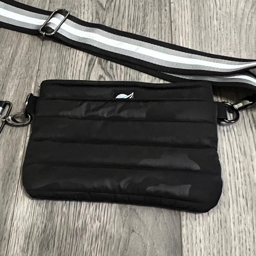 Think Royln Bag Crossbody in Black Camo